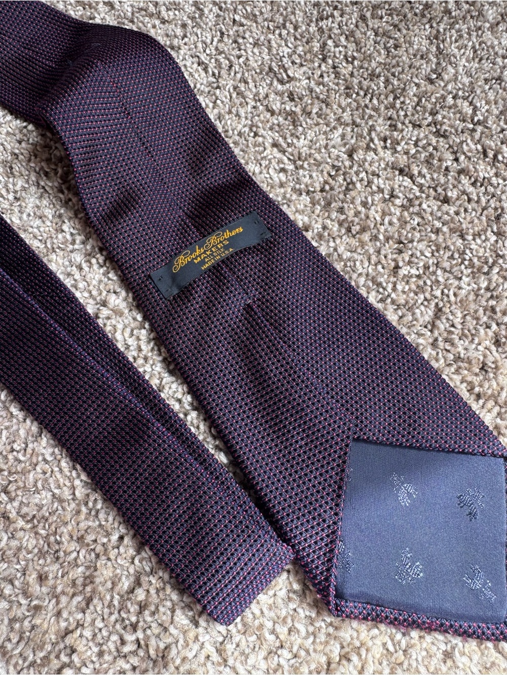 Brooks Brothers Men's Burgundy and Black Micro-Pattern Silk Tie